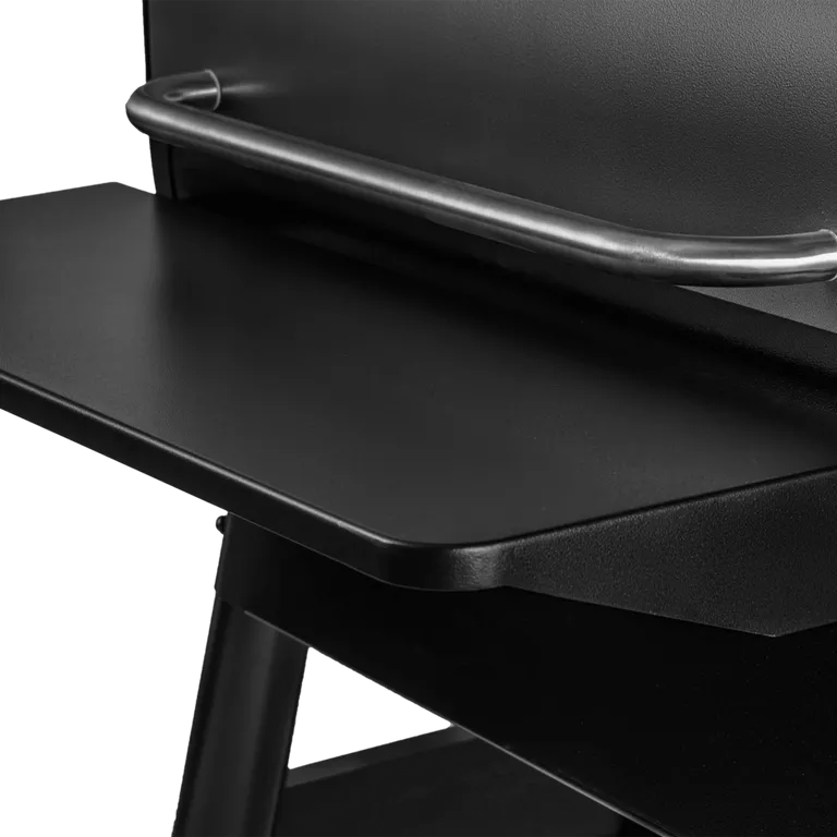 traeger-p780-iw885-foldingfrontshelf-closeup